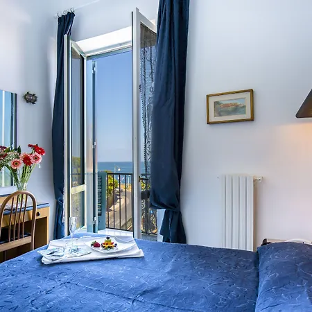 Il Faro Hotel 3*