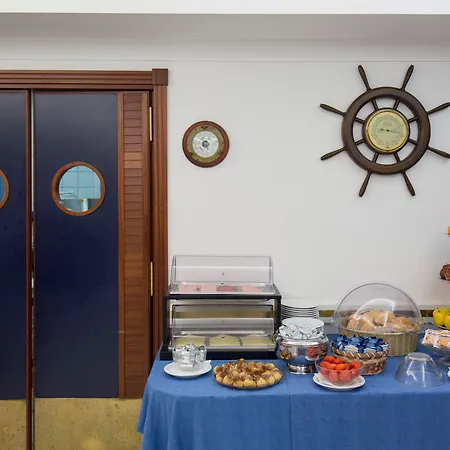 Ξενοδοχείο Il Faro 3*