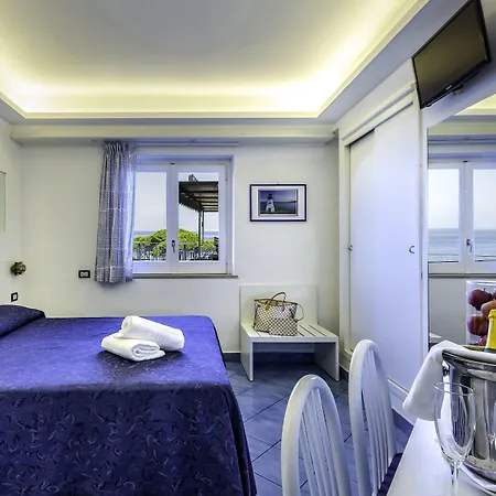 Ξενοδοχείο Il Faro 3*