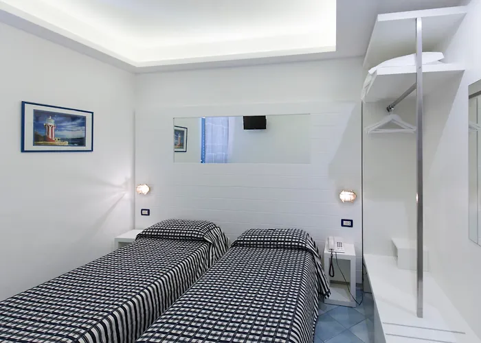 Ξενοδοχείο Il Faro 3*