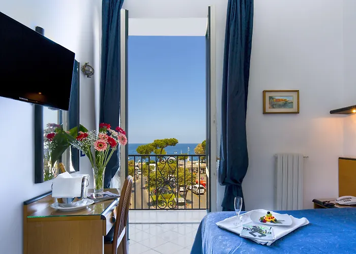 Il Faro 3* Сорренто